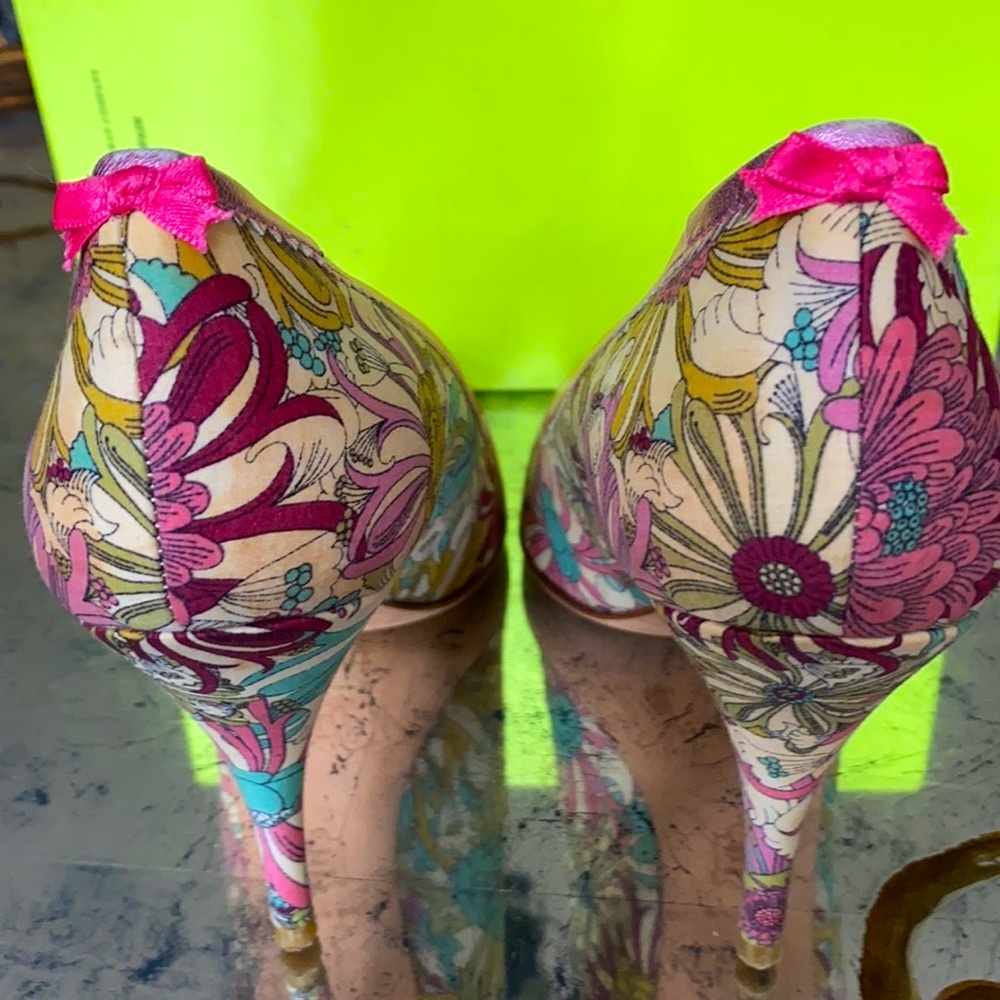 Monica Garcia high heels - Picture 10 of 12